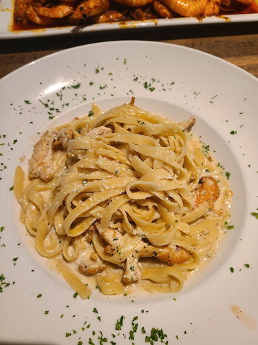 oceanoysterbargrill.com