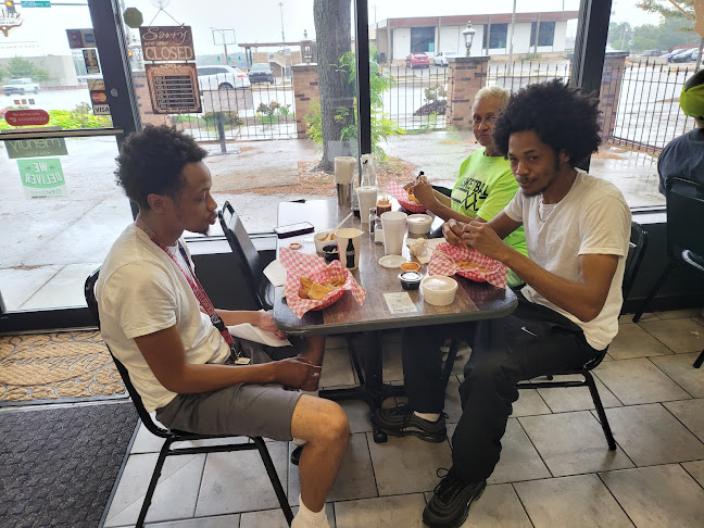 Nauling's Texas BBQ & Soul Food - Topeka