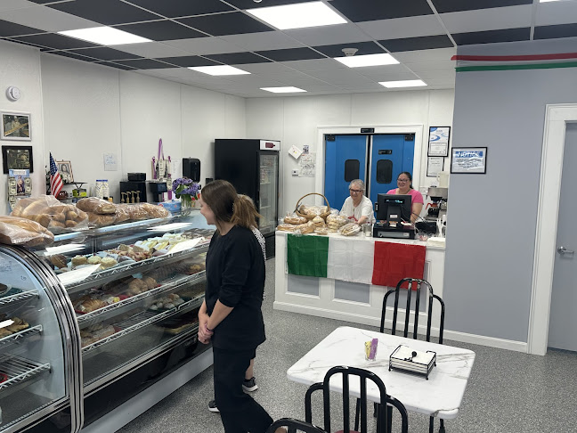 Opinii despre A & L Bakery and Cafe în East Boston - Hospitality and gastronomy