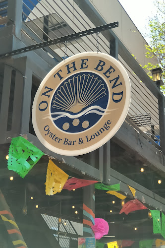 Opinii despre On The Bend Oyster Bar and Cigar Lounge în San Antonio - Hospitality and gastronomy