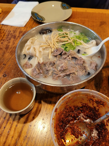 Zhengzhou Noodles Inc - Hospitality and gastronomy