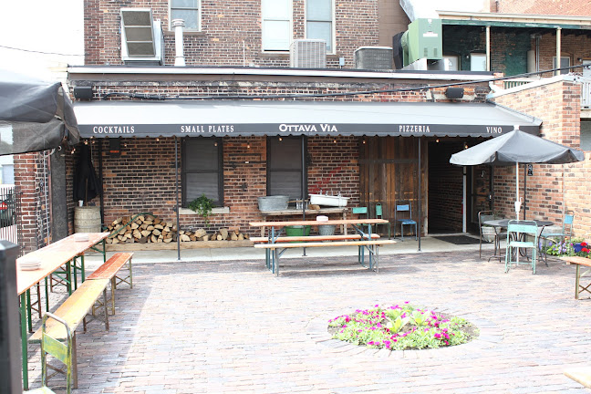 Ottava Via - Detroit