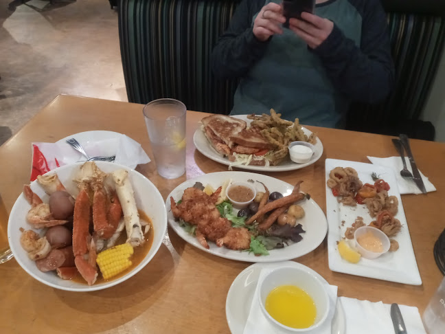 The Fish Peddler Restaurant on Foss Waterway - Hospitality and gastronomy