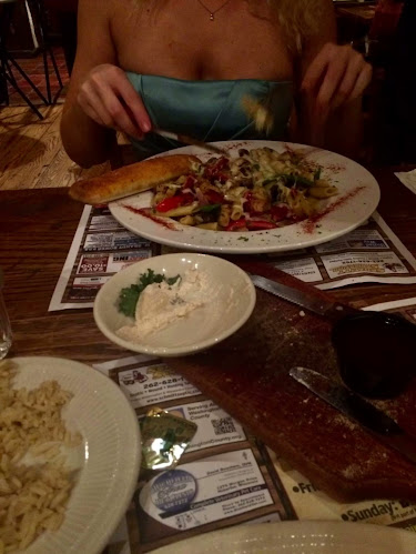 Opinii despre The Fox & Hounds Restaurant & Tavern în Hubertus - Hospitality and gastronomy