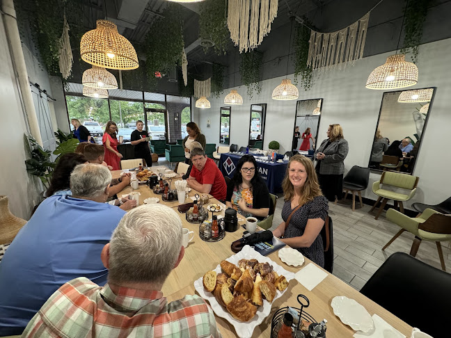 Mia's Bakery & Coffee Shop - Hospitality and gastronomy