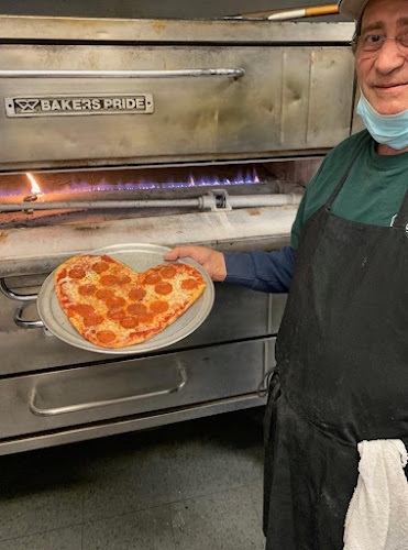 Comments and reviews of Gino’s Pizza
