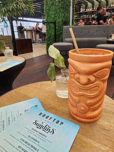 Comentarii opinii despre Rooftop @1WLO