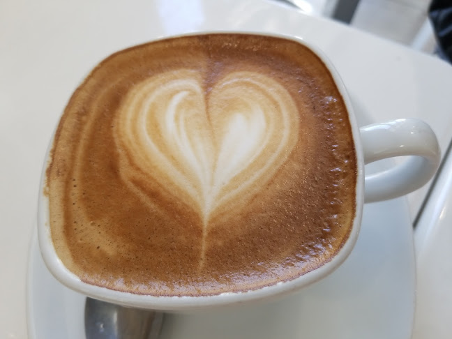 Comentarii opinii despre Lefkos Pyrgos Cafe