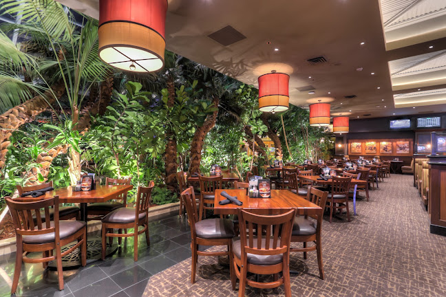 Claim Jumper Restaurants - Hospitality and gastronomy