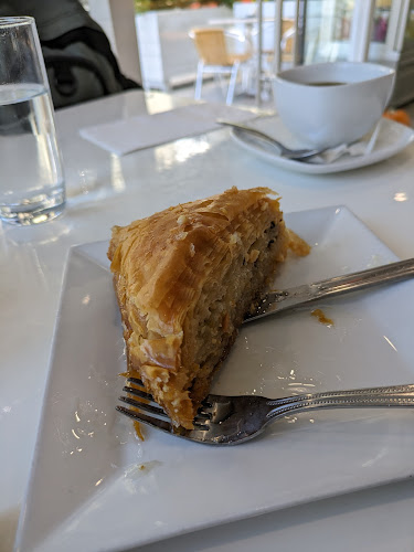 Lefkos Pyrgos Cafe - New York