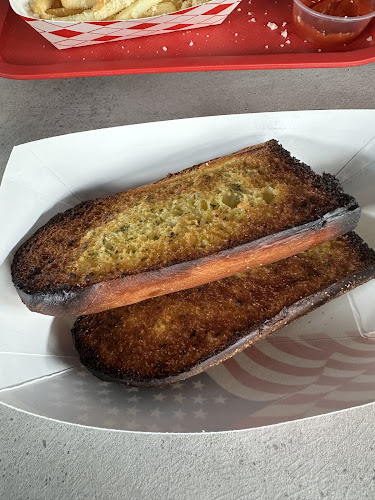 Opinii despre EASY CHEESY FOOD TRUCK în Naples - Hospitality and gastronomy