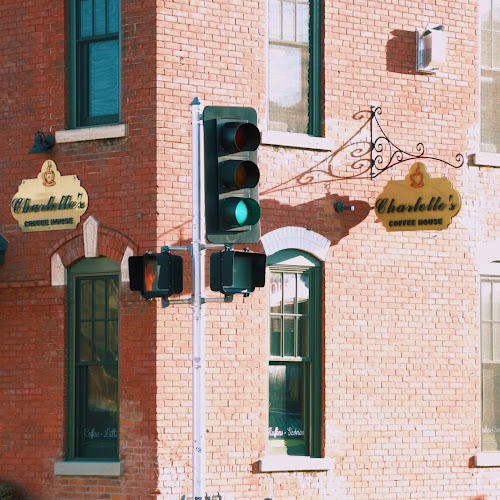 Reviews of Charlotte's Coffee House in Dubuque - Hospitality and gastronomy