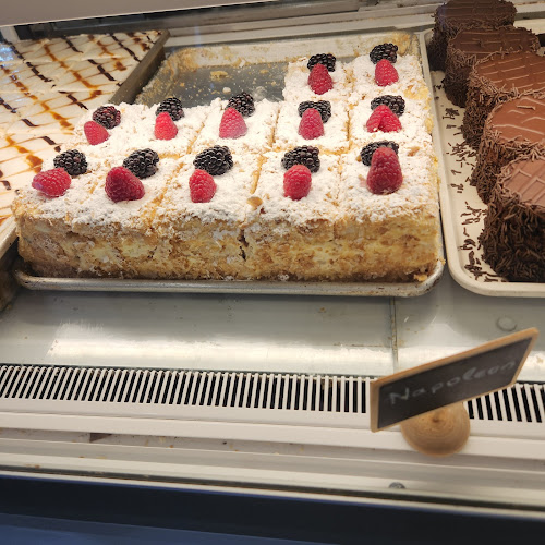 Comentarii opinii despre Lefkos Pyrgos Cafe