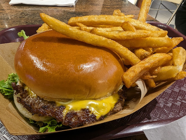 Mahaloha Burger Ala Moana - Honolulu