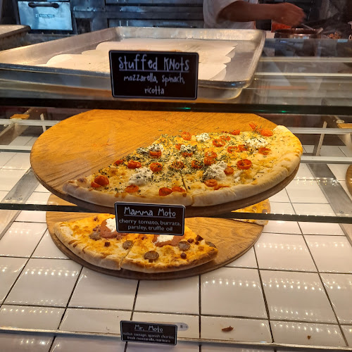 Mr. Moto Pizza - Pacific Beach - Hospitality and gastronomy