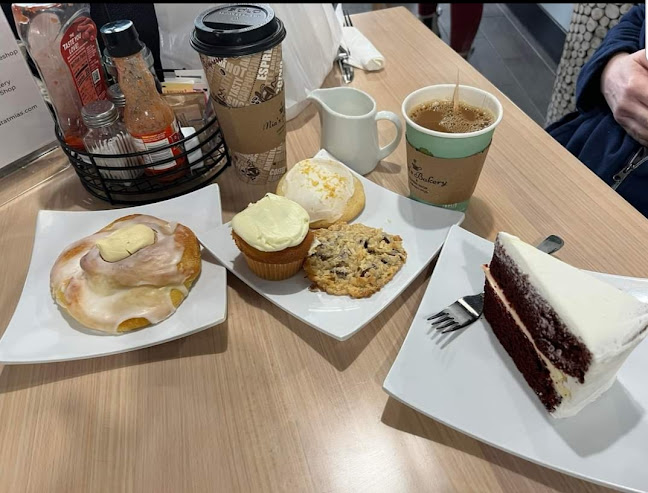 Mia's Bakery & Coffee Shop - Madison Heights