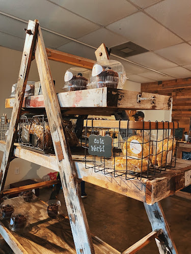 Crumbville, TX - Hospitality and gastronomy