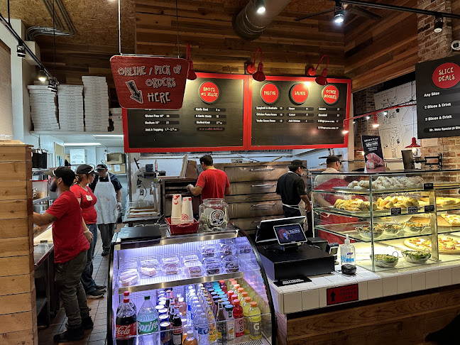 Mr. Moto Pizza - Pacific Beach - San Diego