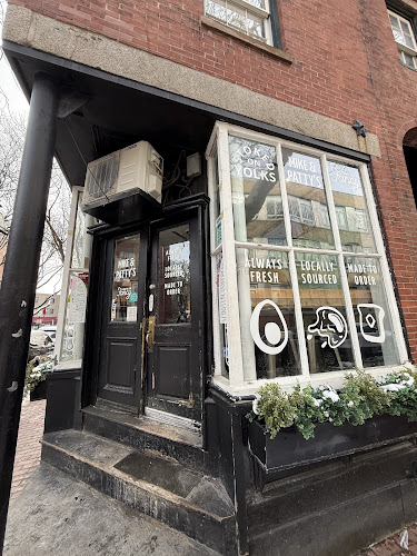 Mike & Patty's Bay Village - Hospitality and gastronomy