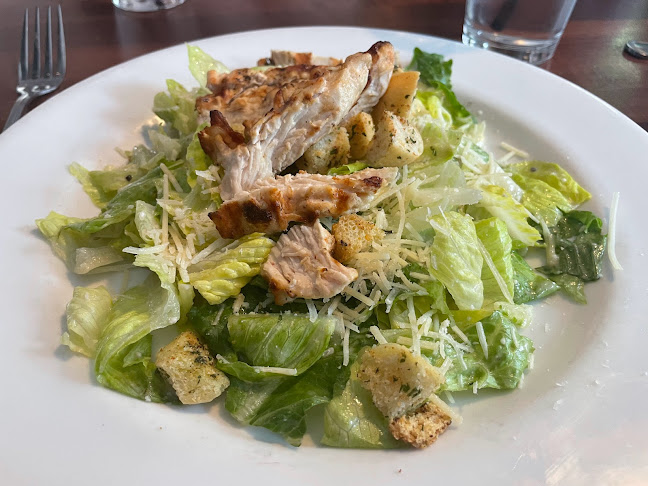 Opinii despre Red Rocks Cafe: Birkdale Village în Huntersville - Hospitality and gastronomy
