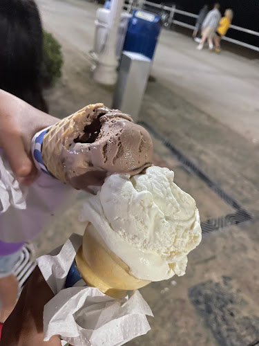 De De's Tastee Swirlz