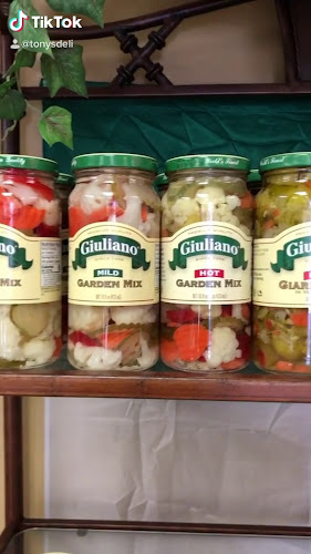 Comentarii opinii despre Tony's Italian Deli