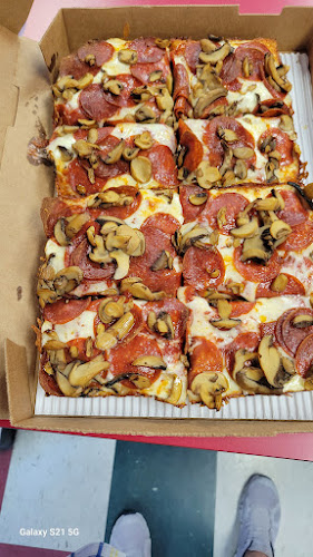 Jet's Pizza - Hospitality and gastronomy