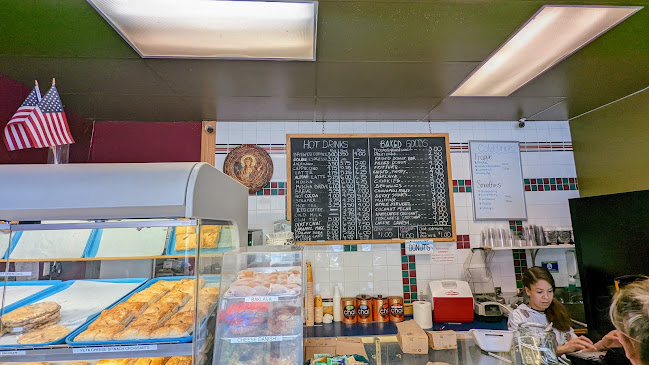 Alpine Cafe & Bakery - Hospitality and gastronomy