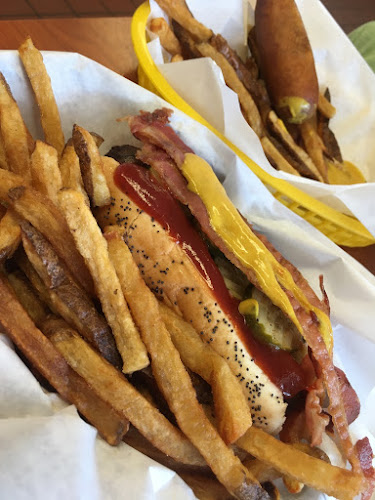 Comentarii opinii despre Dazzo's Dog House