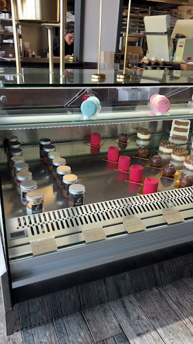 4048 W Kennedy Blvd, Tampa, FL 33609