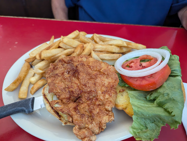 Comments and reviews of Brooke's Restaurant & Lounge