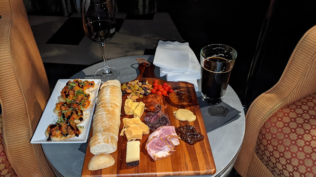 Vin de Syrah - Hospitality and gastronomy