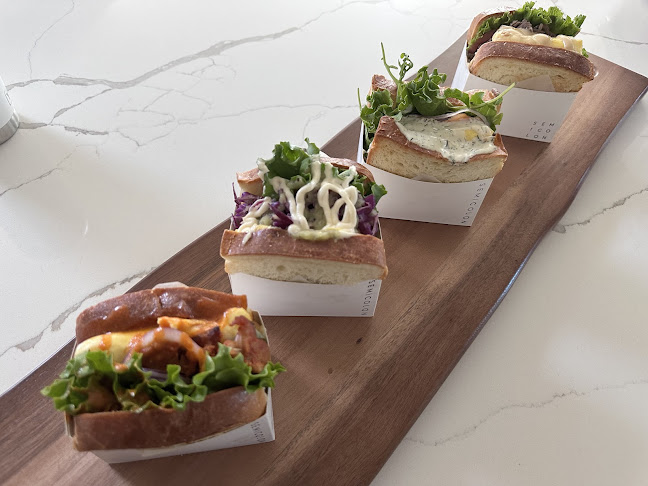 Comentarii opinii despre Semicolon Cafe