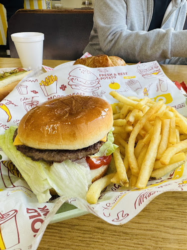 Hound Dog's Burgers & Teriyaki - Chicago