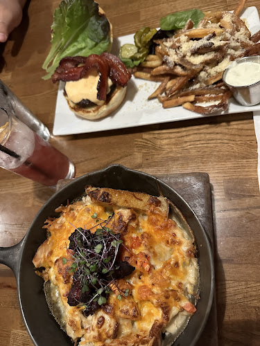 256 Spring St, Jeffersonville, IN 47130