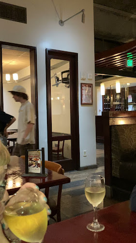 200 Poydras St, New Orleans, LA 70130