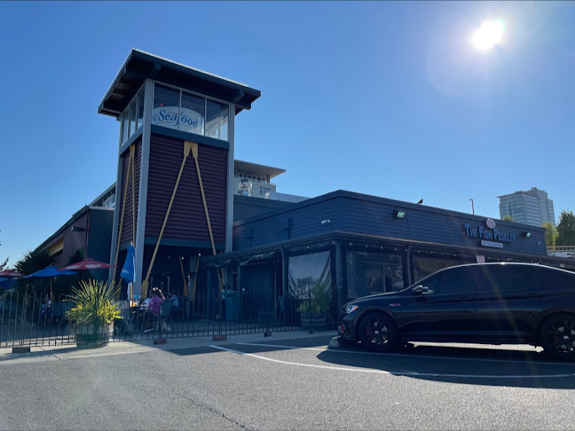 The Fish Peddler Restaurant on Foss Waterway - Hospitality and gastronomy