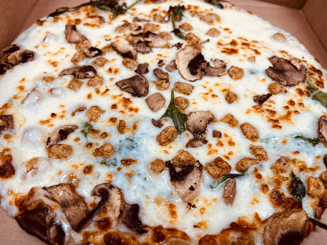 Night Owl Pizza - Hospitality and gastronomy