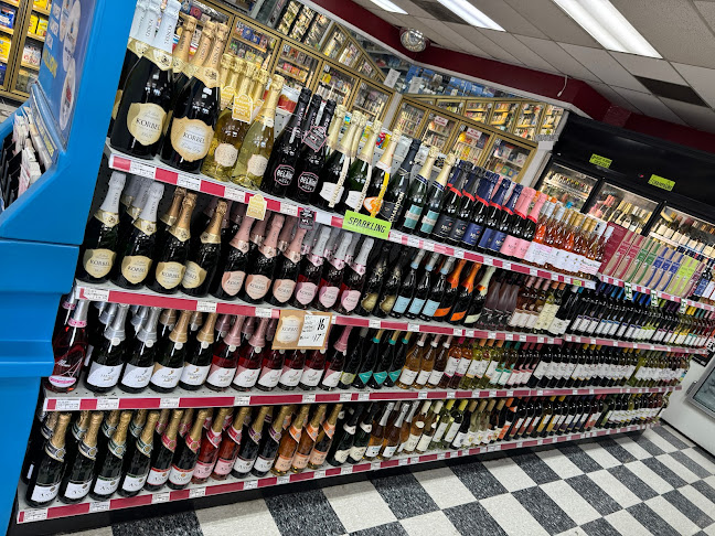 Comentarii opinii despre Wally's Liquor & Deli