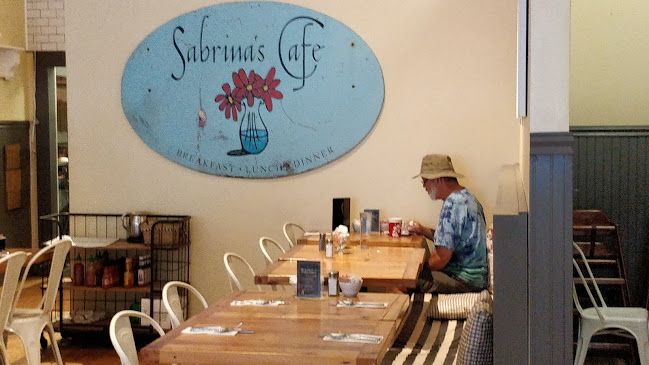 Comentarii opinii despre Sabrina's Cafe