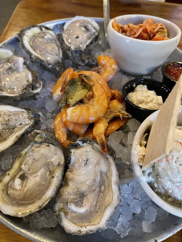 On The Bend Oyster Bar and Cigar Lounge