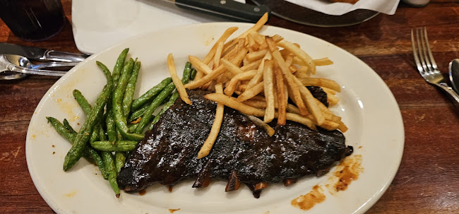 Claim Jumper Restaurants - Hospitality and gastronomy