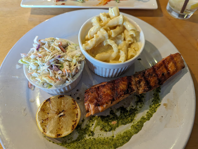 The Fish Peddler Restaurant on Foss Waterway - Tacoma