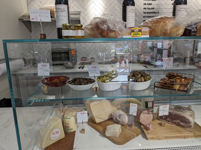 Comments and reviews of Fiore Pizzeria & Bakery