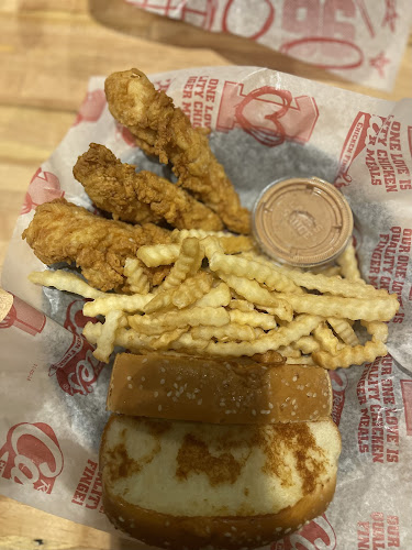 Opinii despre Raising Cane's Chicken Fingers în Madison - Hospitality and gastronomy