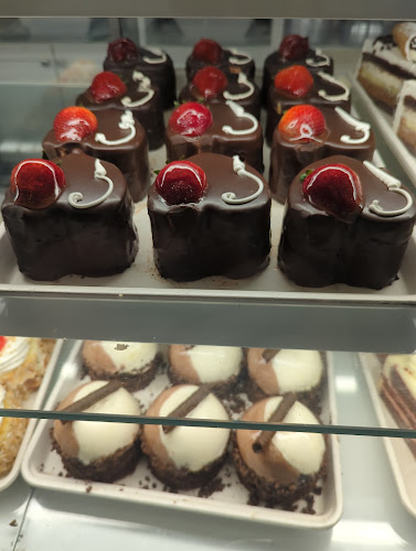 Lefkos Pyrgos Cafe - New York