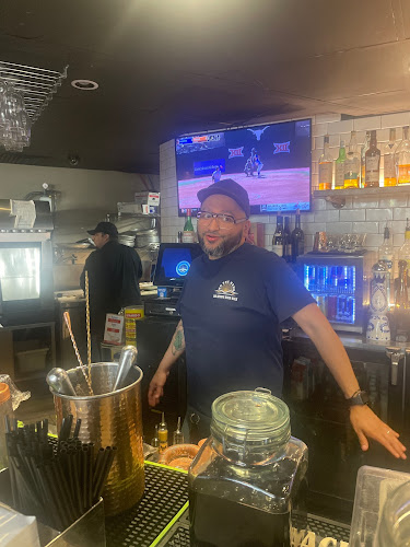 Comentarii opinii despre On The Bend Oyster Bar and Cigar Lounge