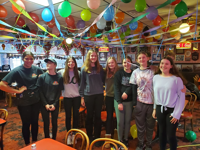 Comentarii opinii despre Happy Joe's Pizza & Ice Cream - Dubuque- Century Dr.