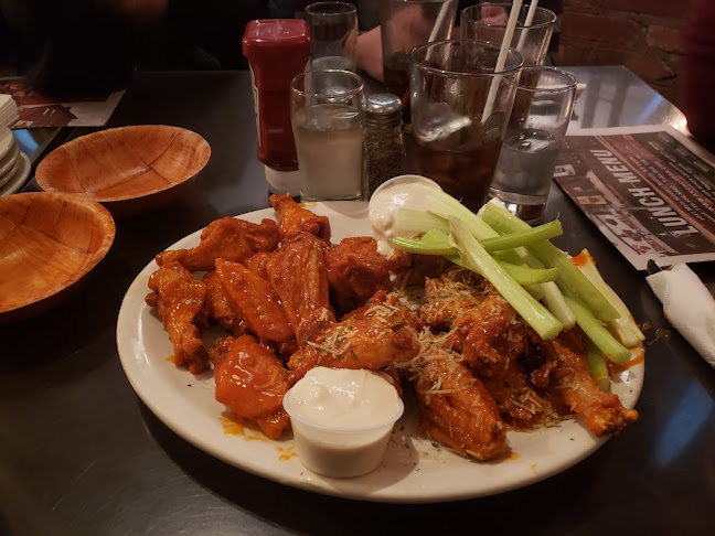 Frank & Teressa's Anchor Bar - Hospitality and gastronomy