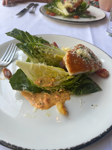 58 E Oak St, Chicago, IL 60611